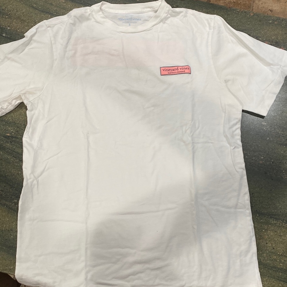 Vineyard Vines Martha’s Vineyard size small T-shirt!